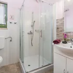 House In With Balcony, Air Conditioning, Wifi, Washing Machine