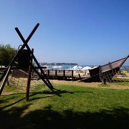 House In With Balcony, Air Conditioning, Wifi, Washing Machine