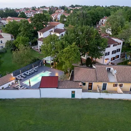 House In With Balcony, Air Conditioning, Wifi, Washing Machine * Porec