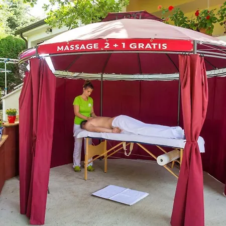 House In With Balcony, Air Conditioning, Wifi, Washing Machine Vikendica *