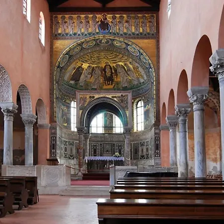 House In With Balcony, Air Conditioning, Wifi, Washing Machine Vikendica