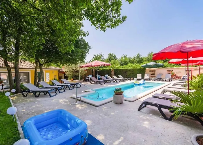 House In With Balcony, Air Conditioning, Wifi, Washing Machine Πόρετς