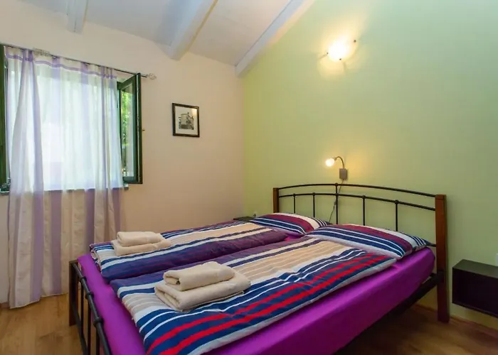 House In With Balcony, Air Conditioning, Wifi, Washing Machine *