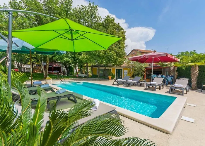Σπίτι διακοπών House In With Balcony, Air Conditioning, Wifi, Washing Machine Πόρετς