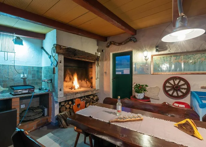 House In With Balcony, Air Conditioning, Wifi, Washing Machine Πόρετς