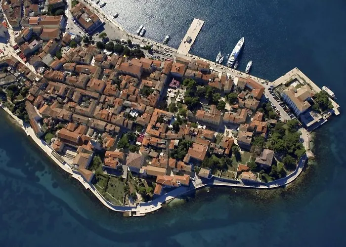 House In With Balcony, Air Conditioning, Wifi, Washing Machine * Πόρετς