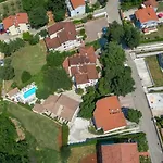 Сasa de vacaciones House In With Balcony, Air Conditioning, Wifi, Washing Machine *