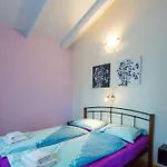 Сasa de vacaciones House In With Balcony, Air Conditioning, Wifi, Washing Machine Poreč
