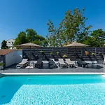 House In With Balcony, Air Conditioning, Wifi, Washing Machine *