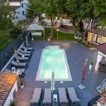 House In With Balcony, Air Conditioning, Wifi, Washing Machine * Poreč