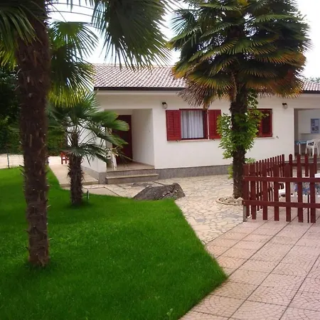 Feriehus House In With Balcony, Air Conditioning, Wifi, Washing Machine
