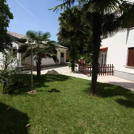 Holiday home House In With Balcony, Air Conditioning, Wifi, Washing Machine *