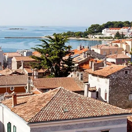 House In With Balcony, Air Conditioning, Wifi, Washing Machine Poreč