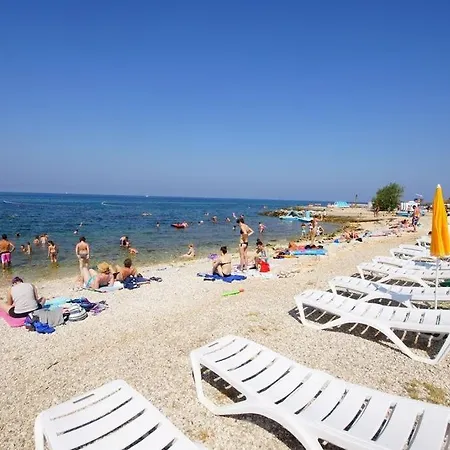 House In With Balcony, Air Conditioning, Wifi, Washing Machine Feriehus Poreč