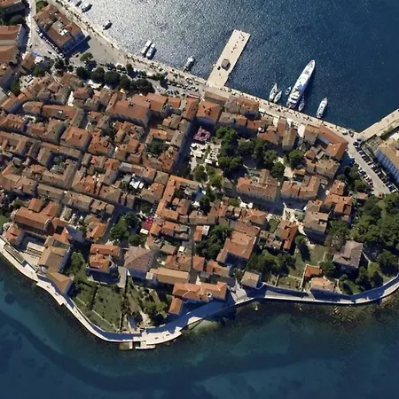 House In With Balcony, Air Conditioning, Wifi, Washing Machine * Poreč