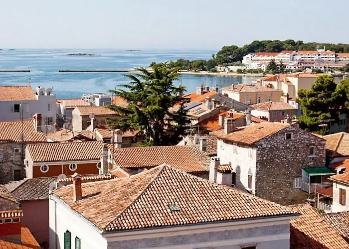 House In With Balcony, Air Conditioning, Wifi, Washing Machine Poreč