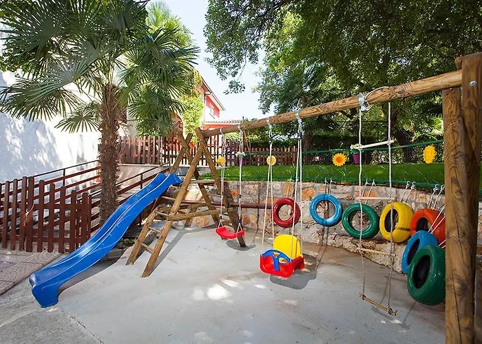 House In With Balcony, Air Conditioning, Wifi, Washing Machine Poreč