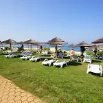 House In With Balcony, Air Conditioning, Wifi, Washing Machine Holiday home *