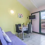 Holiday home House In With Balcony, Air Conditioning, Wifi, Washing Machine Porec
