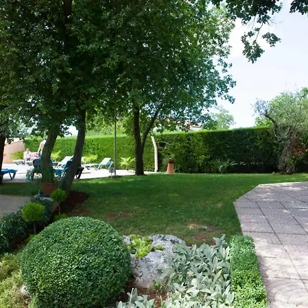 House In With Balcony, Air Conditioning, Wifi, Washing Machine * Пореч