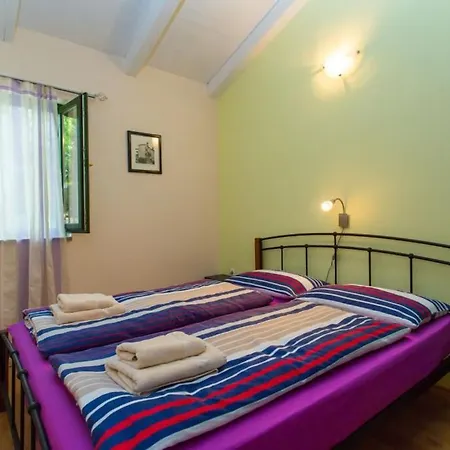 House In With Balcony, Air Conditioning, Wifi, Washing Machine *