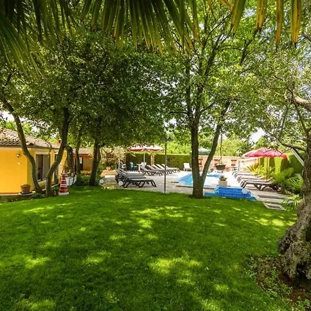 House In With Balcony, Air Conditioning, Wifi, Washing Machine *