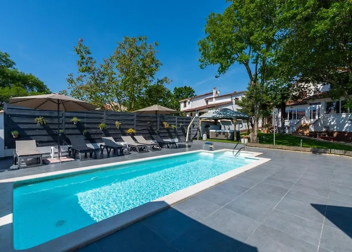 House In With Balcony, Air Conditioning, Wifi, Washing Machine Tatil Evi
