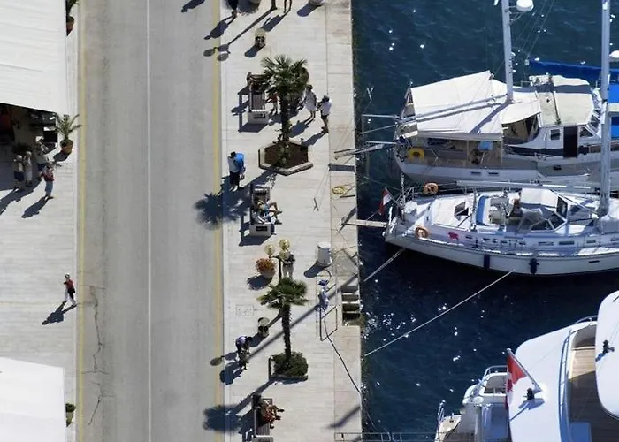 House In With Balcony, Air Conditioning, Wifi, Washing Machine Tatil Evi